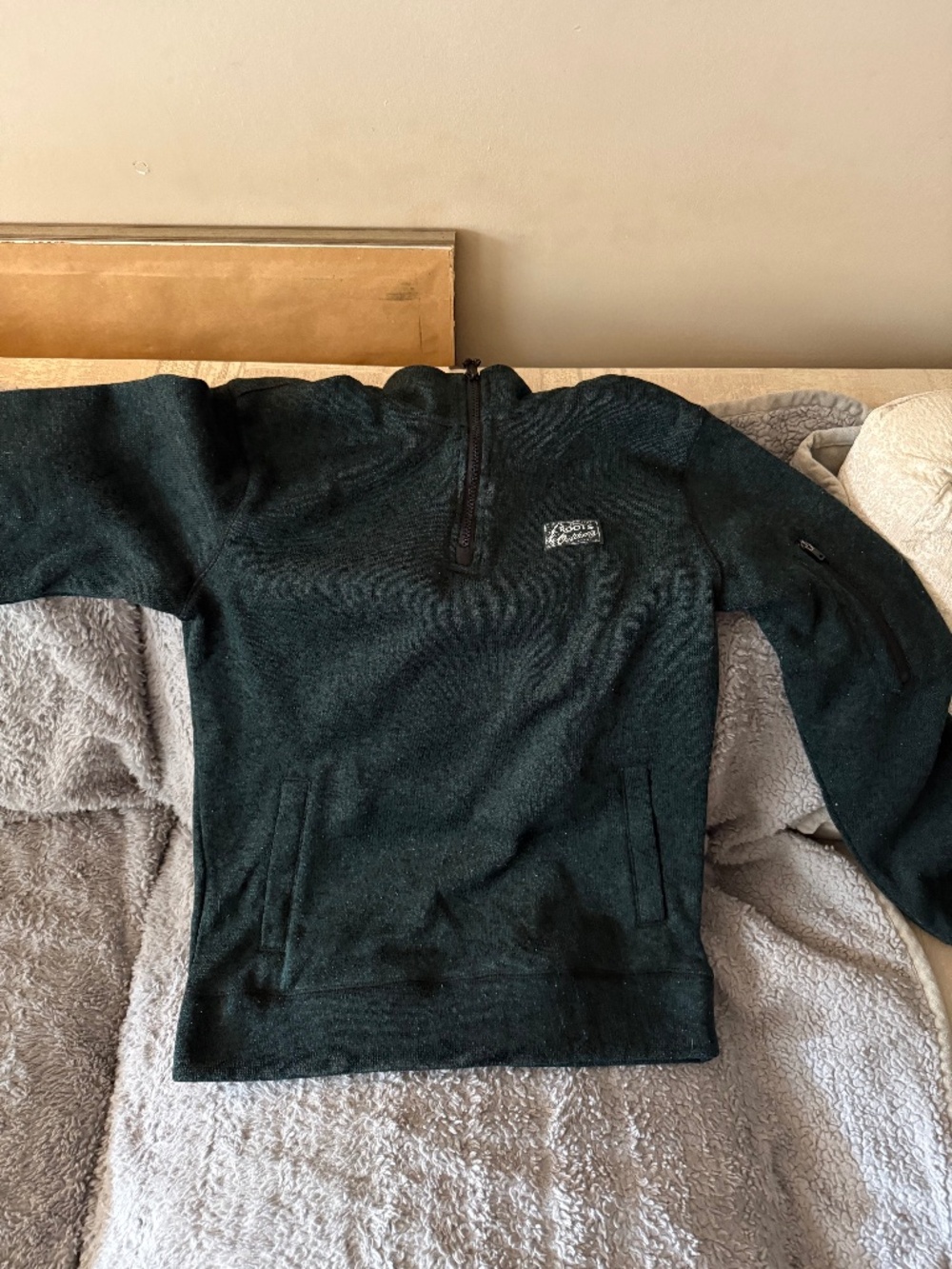 Roots 1/4 zip fleece sweater